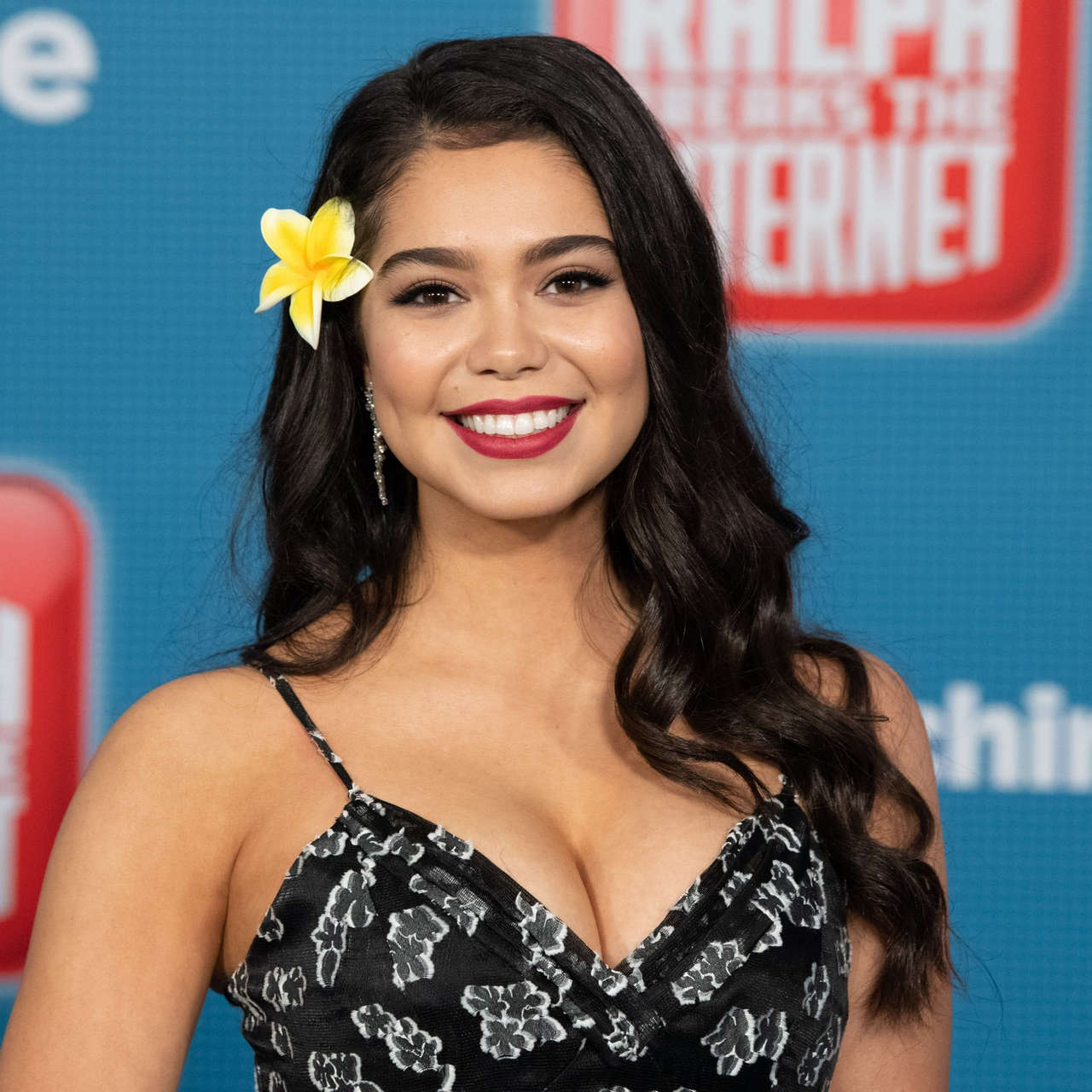 Aulii Cravalho Nud