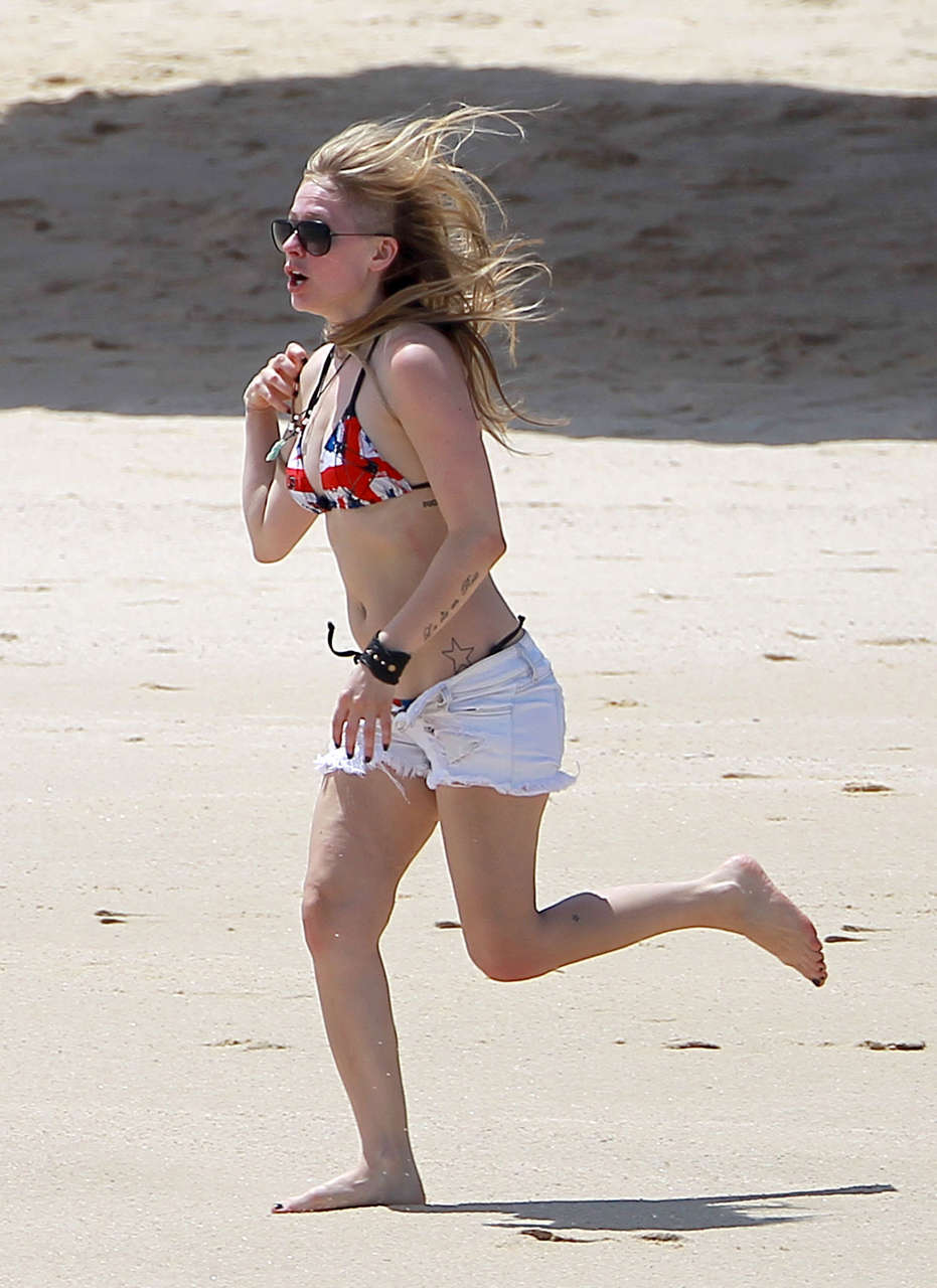 Avril Lavigne Bikini Top Beach Mexico