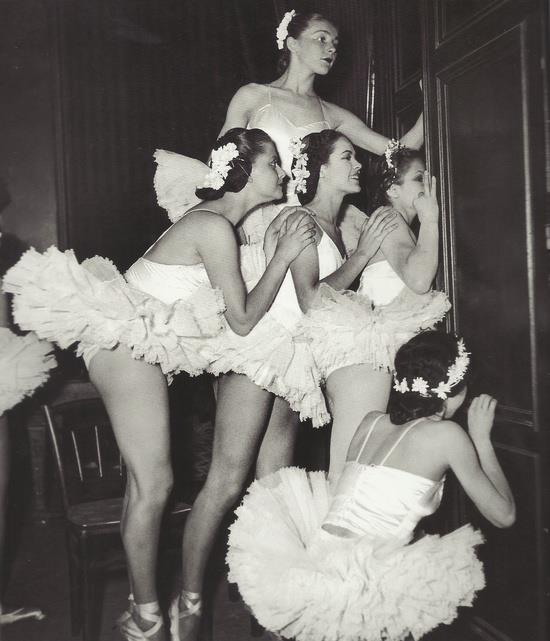 Ballerinas Backstage In Paris 1948 NSF