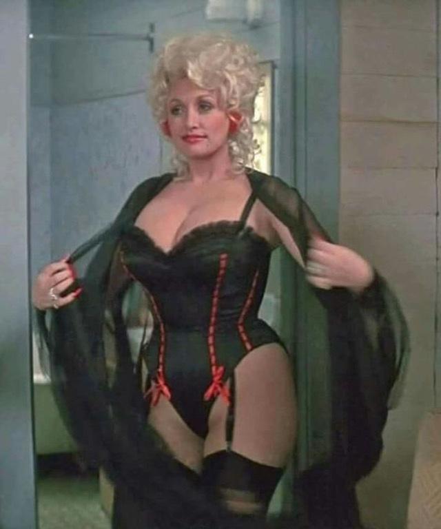 Behold The Queen Of Big Tits Dolly Parton NSFW