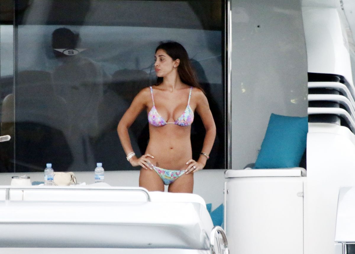 Belen Rodriguez Bikini Yacht Ibiza