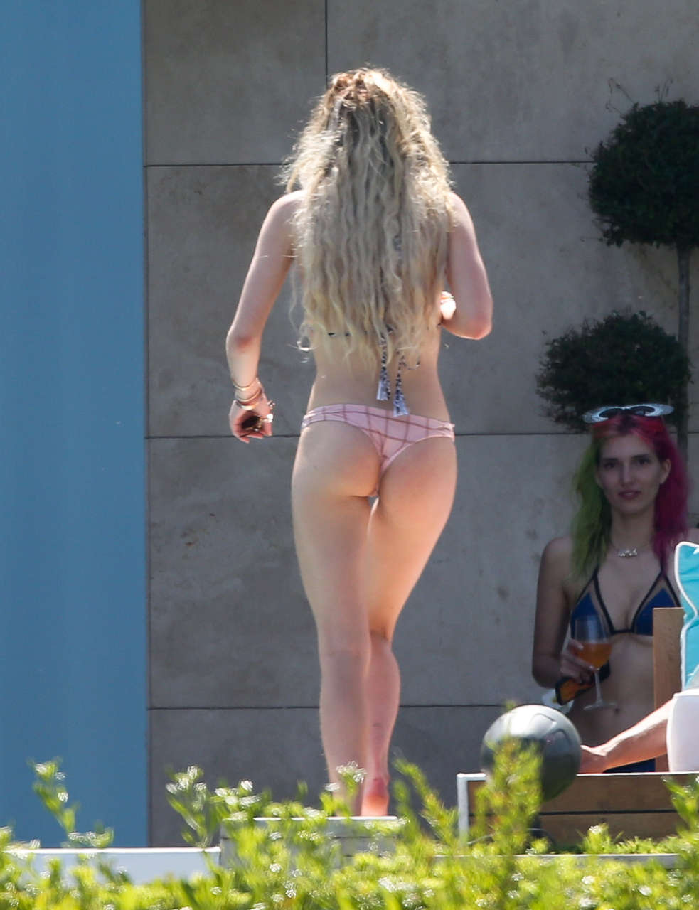 Bella Thorne Ass