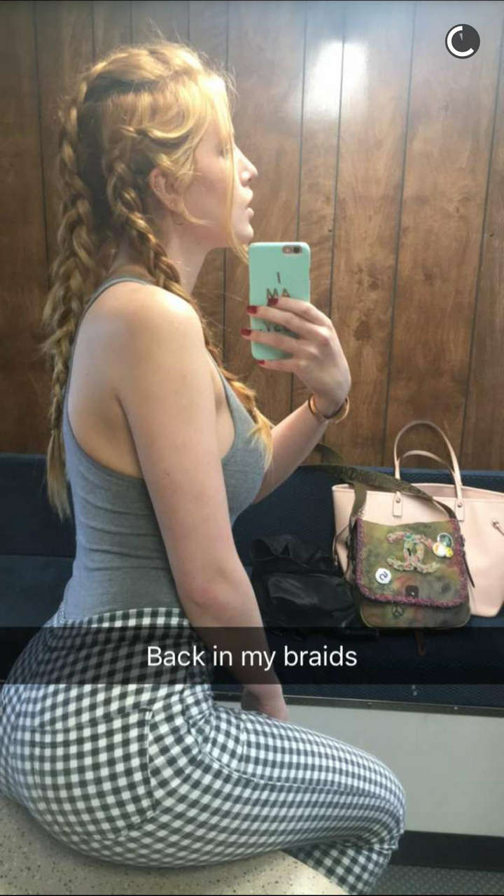 Bella Thorne Ass