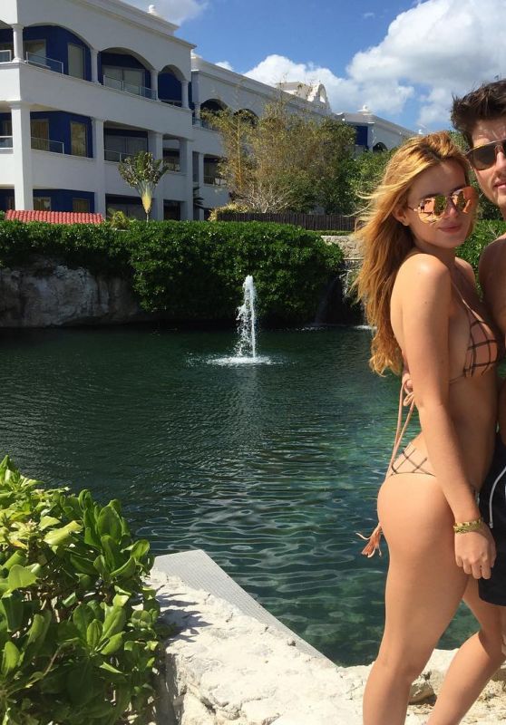 Bella Thorne Ass