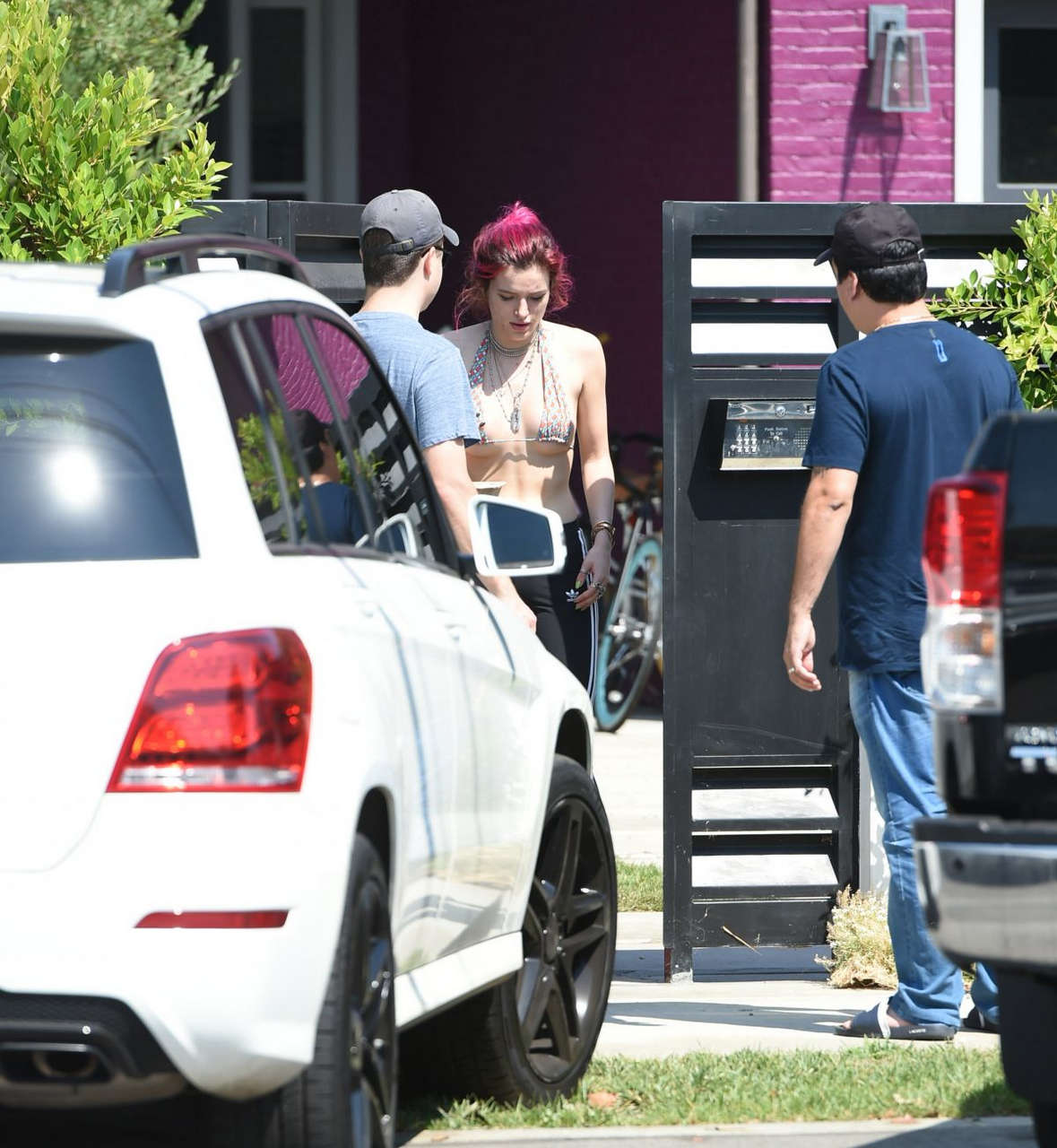 Bella Thorne Bikini Top Picks Up Her Delivery From Juice Crafters