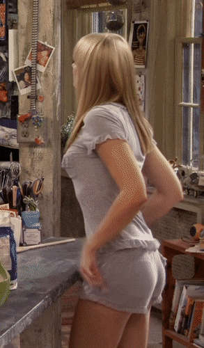 Beth Behrs Shorts Riding Up In 2 Broke Girls Ass