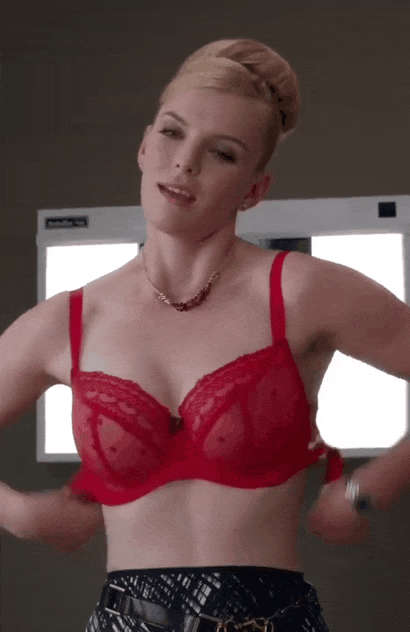 Betty Gilpin NSFW