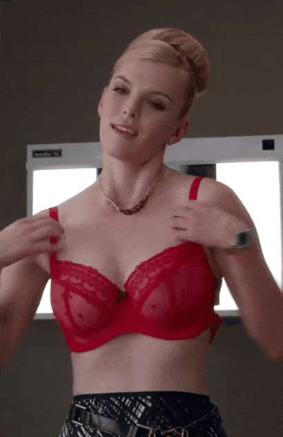 Betty Gilpin NSFW