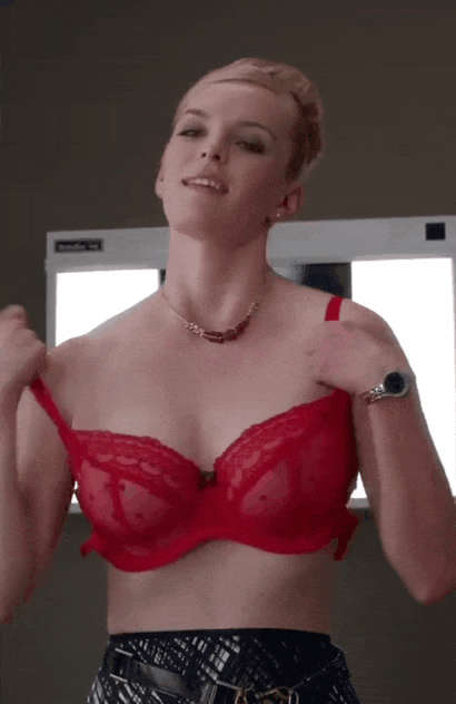 Betty Gilpin NSFW