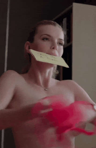 Betty Gilpin NSFW