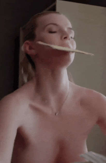 Betty Gilpin NSFW