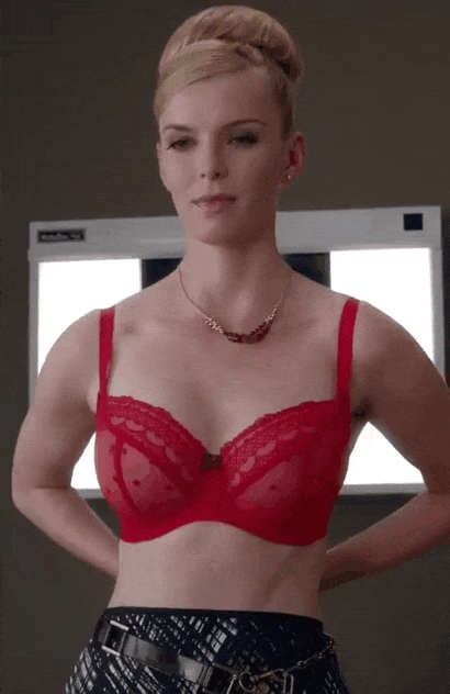 Betty Gilpin NSFW