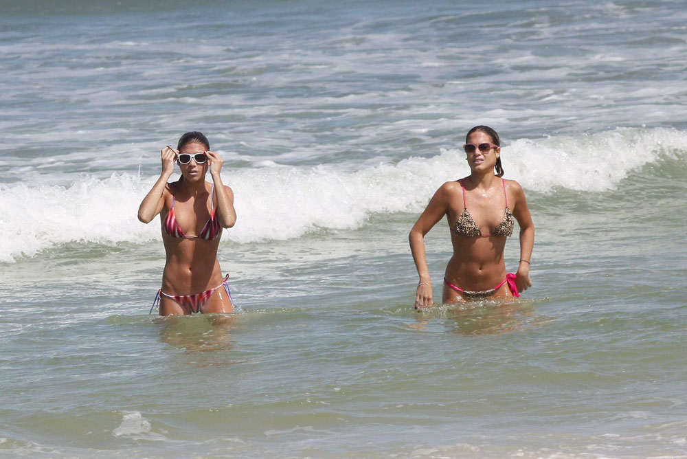 Bia And Bianca Fers Bikinis Beach Rio De Janeiro