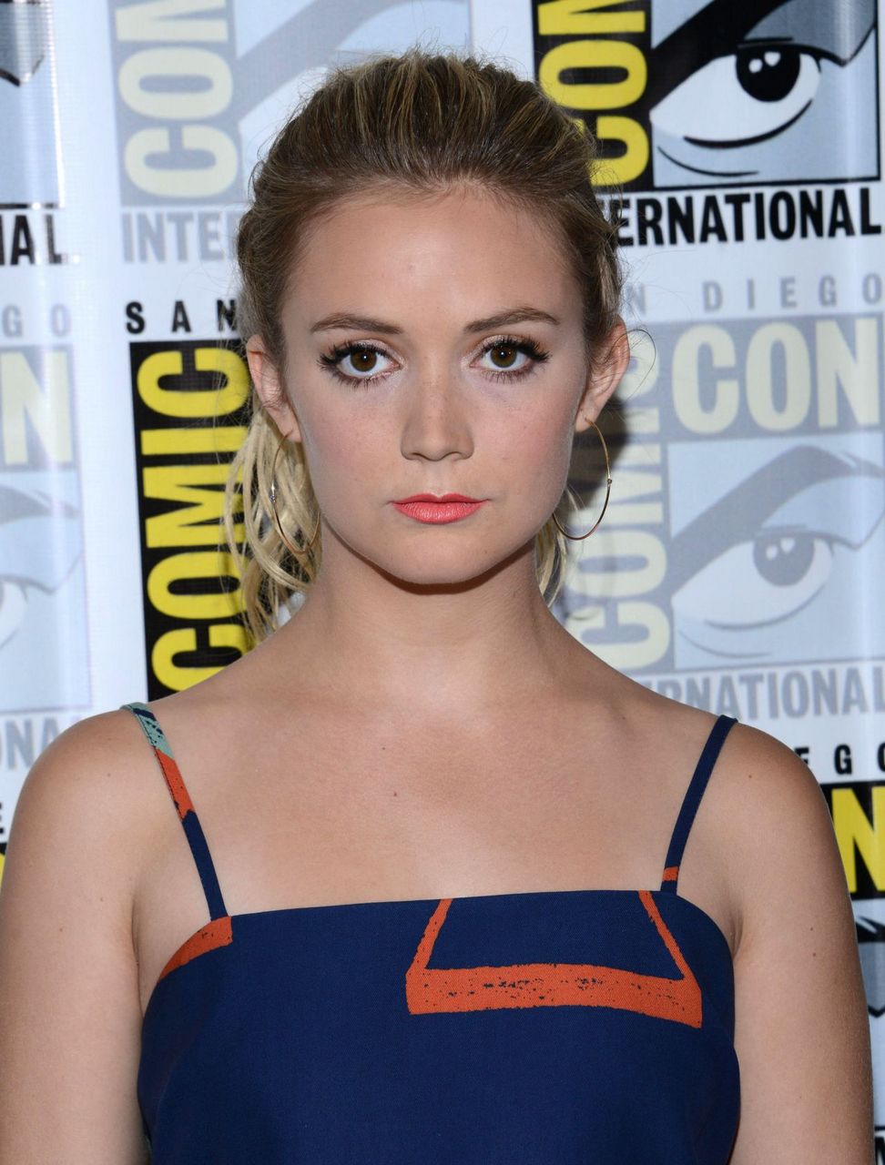 Billie Lourd NSFW