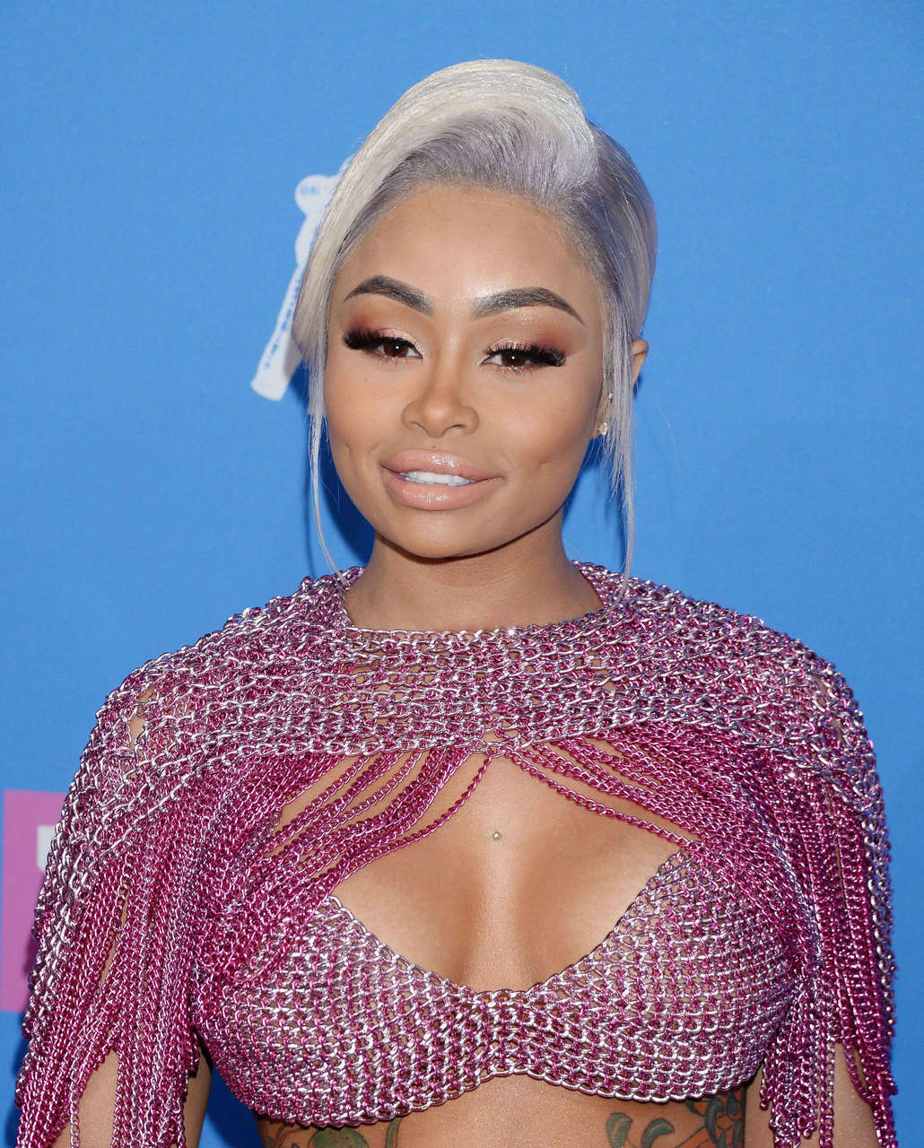 Blac Chyna Hot Cleavage And Ass Pics NSFW