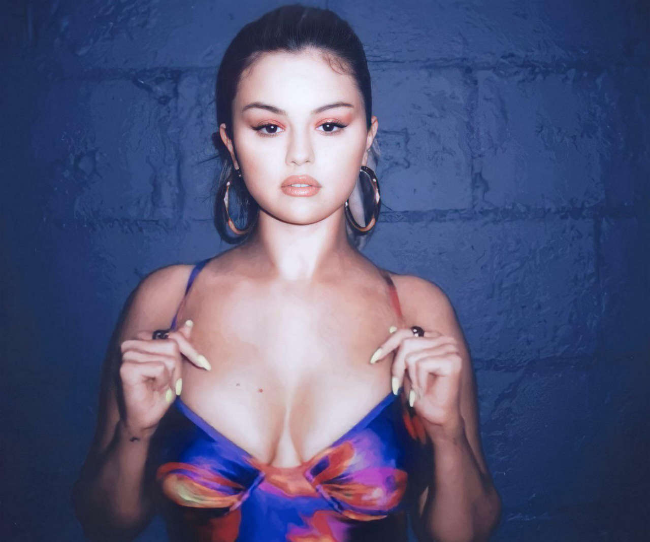 Busty Selena Gomez Big Tit