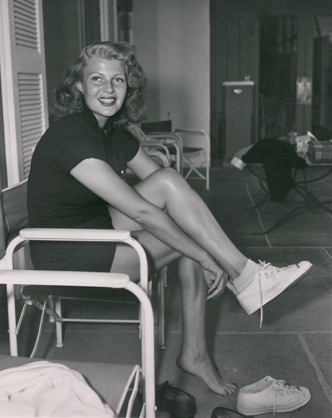 Candid Photo Of Rita Hayworth At The Palm Springs Racquet Club 1946 NSF