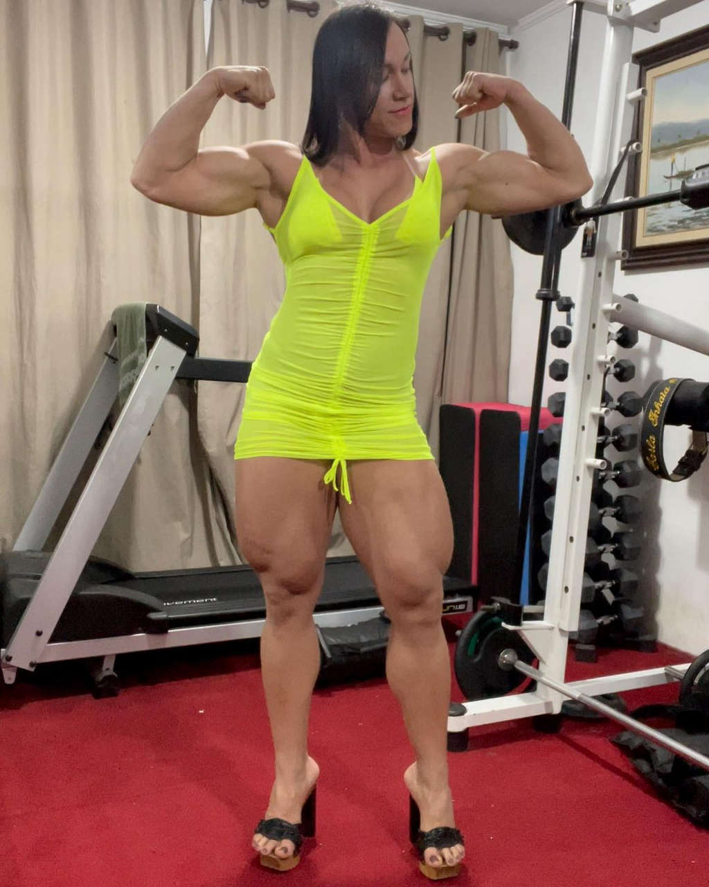 Carla Inhaia Muscles