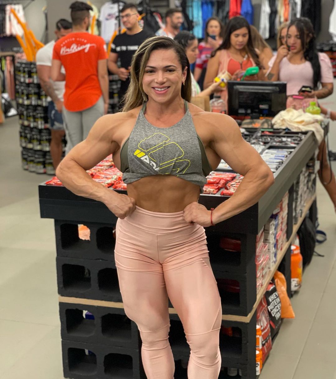 Carol Alves Muscles