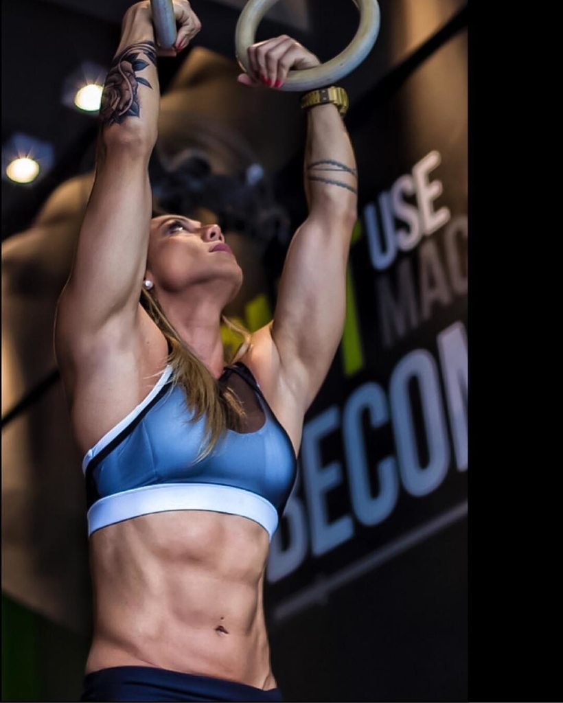 Carolinne Hobo Muscles