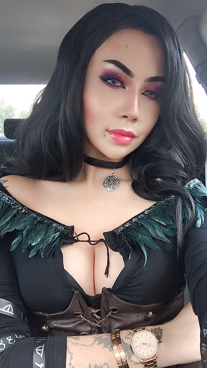 Nude cosplay yennefer Anya Chalotra