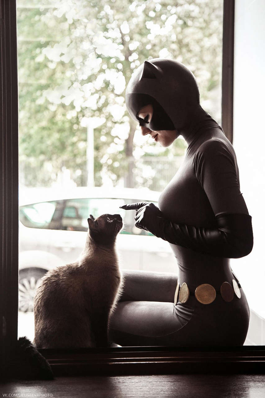 Catwoman Cosplay By Kamikozero Nud