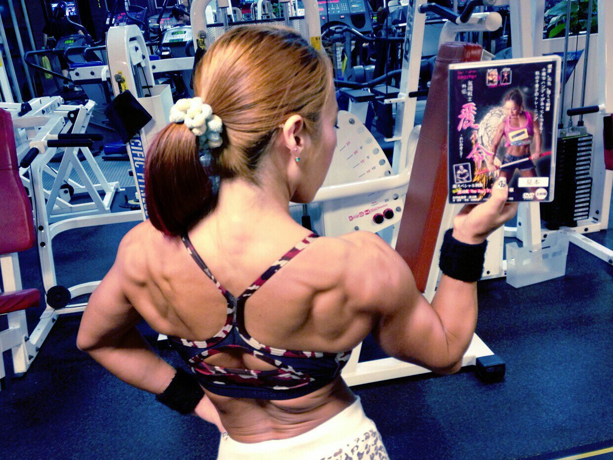 Chikako Akiyama Muscles