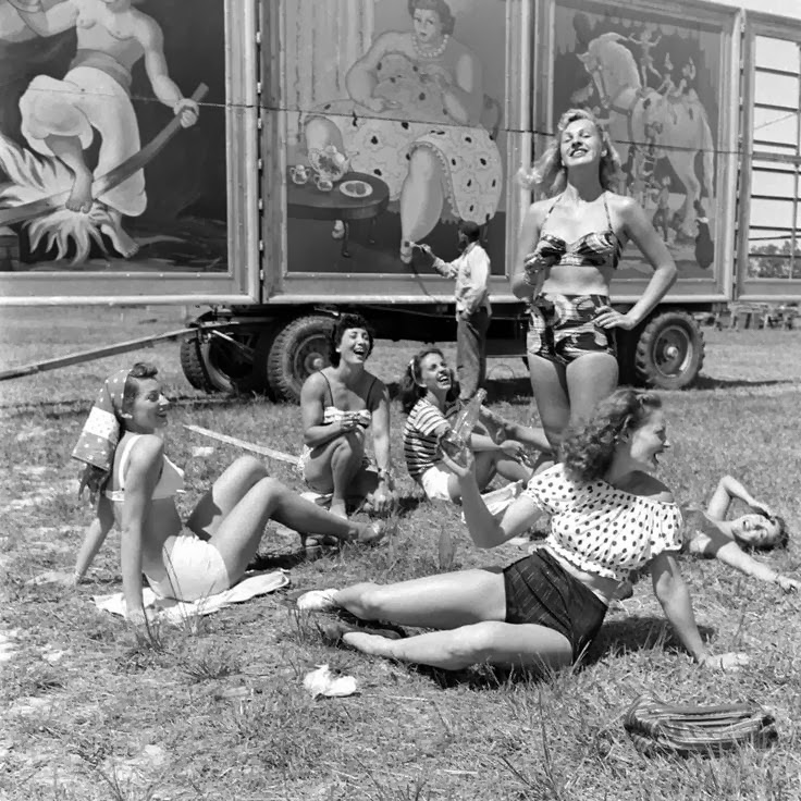 Circus Girls Sunbathing Ringling Brothers Circus Ca 1940 NSF