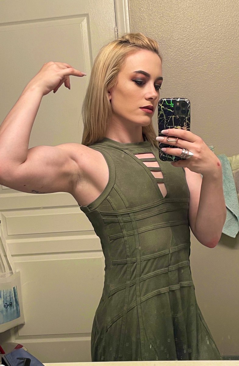 Claire Max Muscles