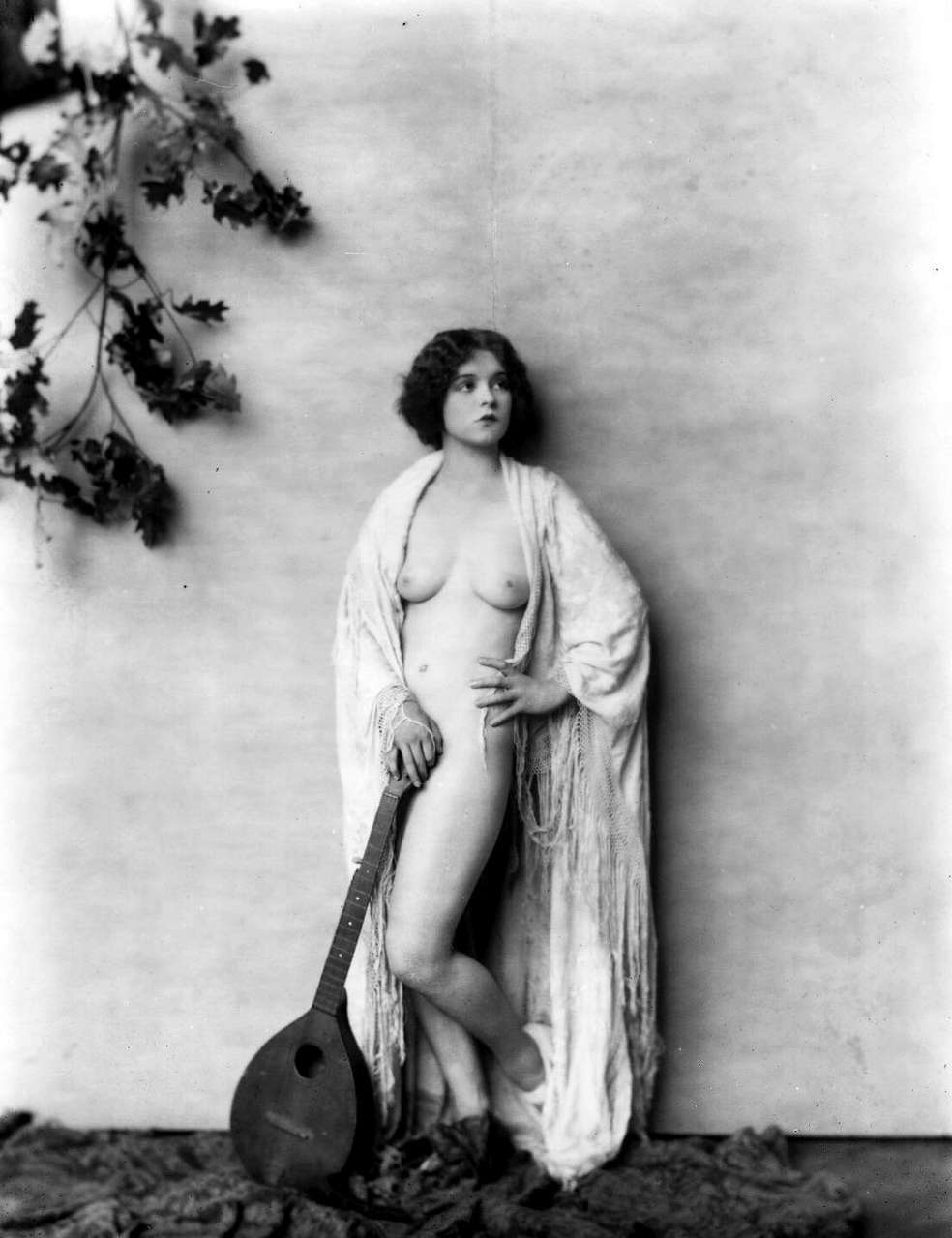 Clara Bow Photographed By Alfred Cheney Johnston Circa 1924 NSF