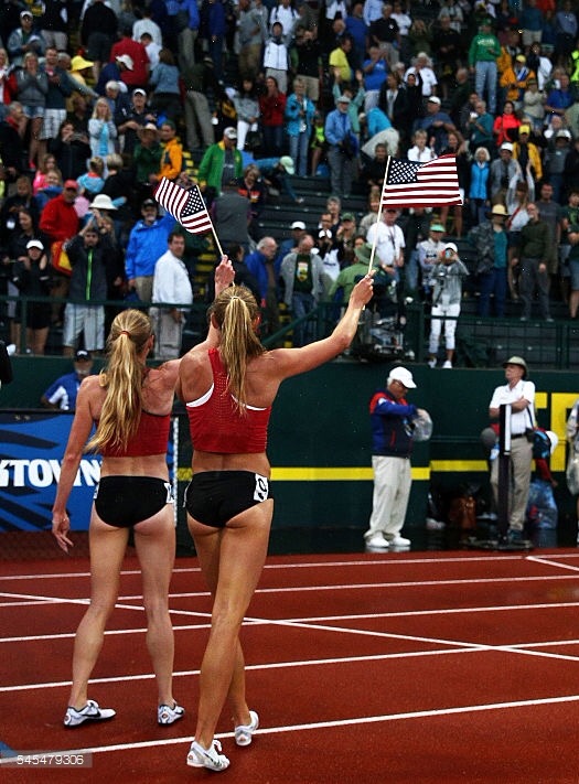 Colleen Quigley Right Is A Both A Model And A Steeplechase Competito