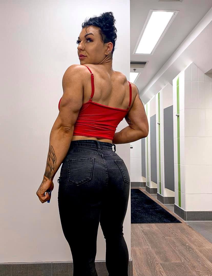 Courtney Ryan Muscles 13 Photos 