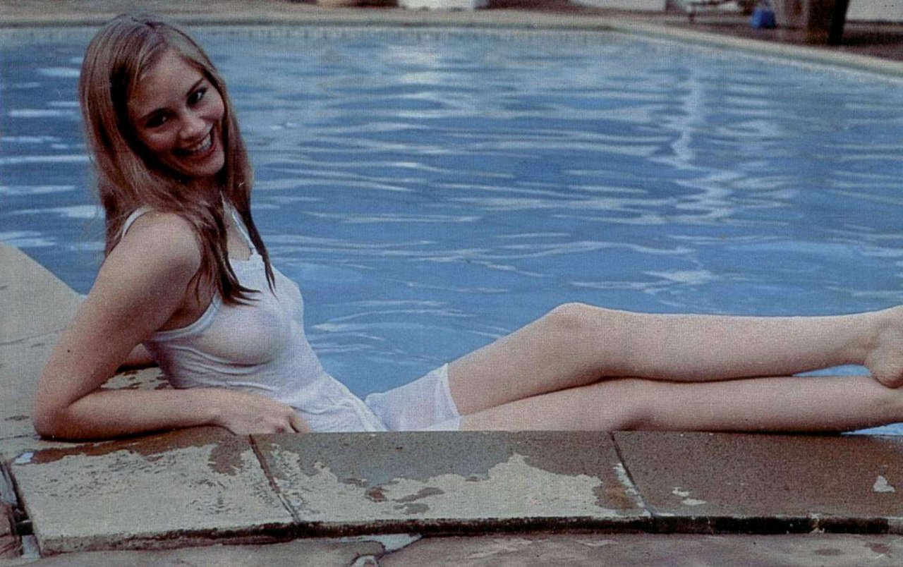 Cybill Shepherd NSFW