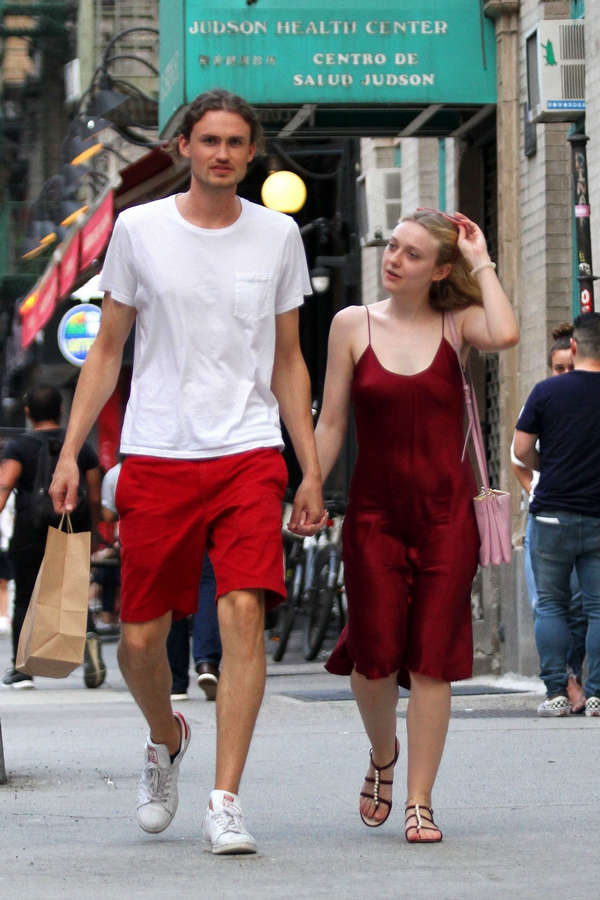 Dakota Fanning NSFW