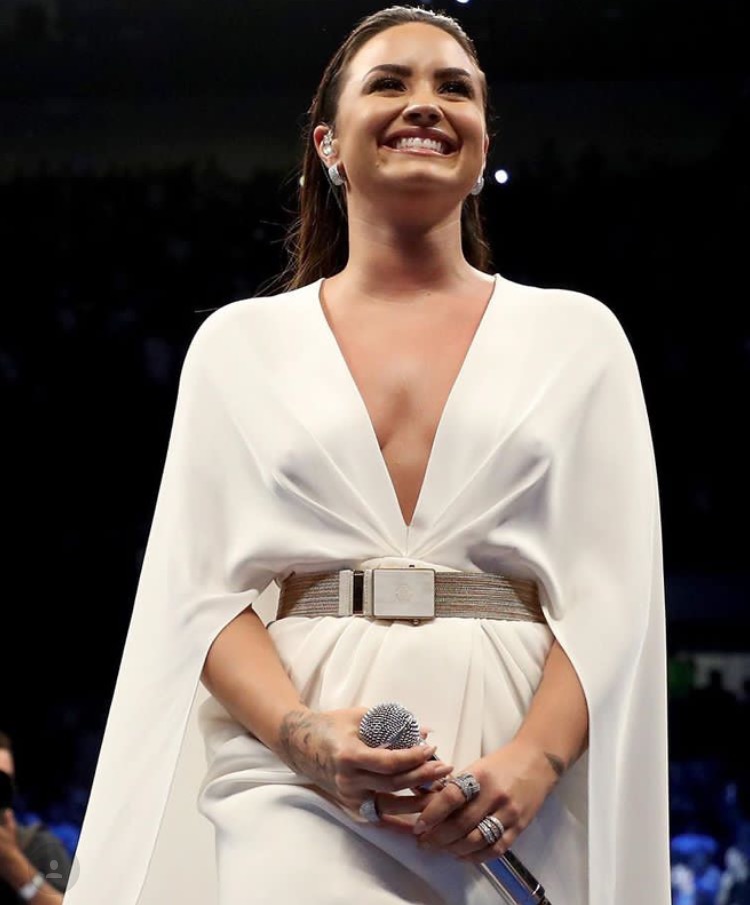 Demi Lovato Its Nippy In The Ring NSF