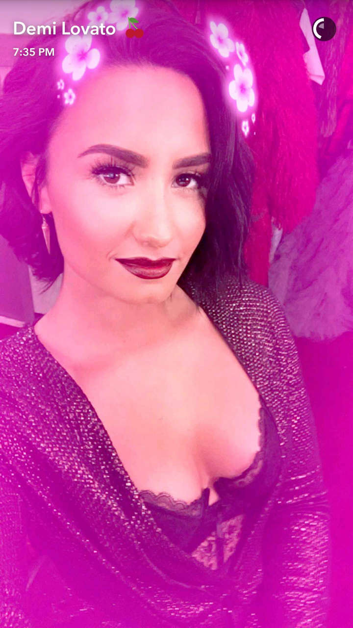 Demi Lovato Snapchat The Decolltage On Demi NSFW