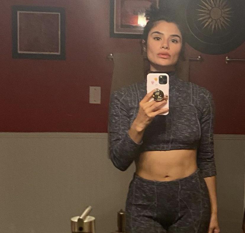 Diane Guerrero Abs