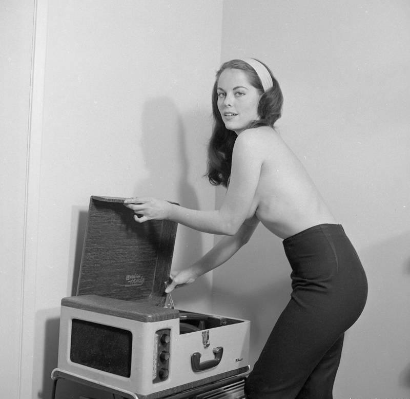 Diane Webber Andamp Her Record Player C 1950s NSF