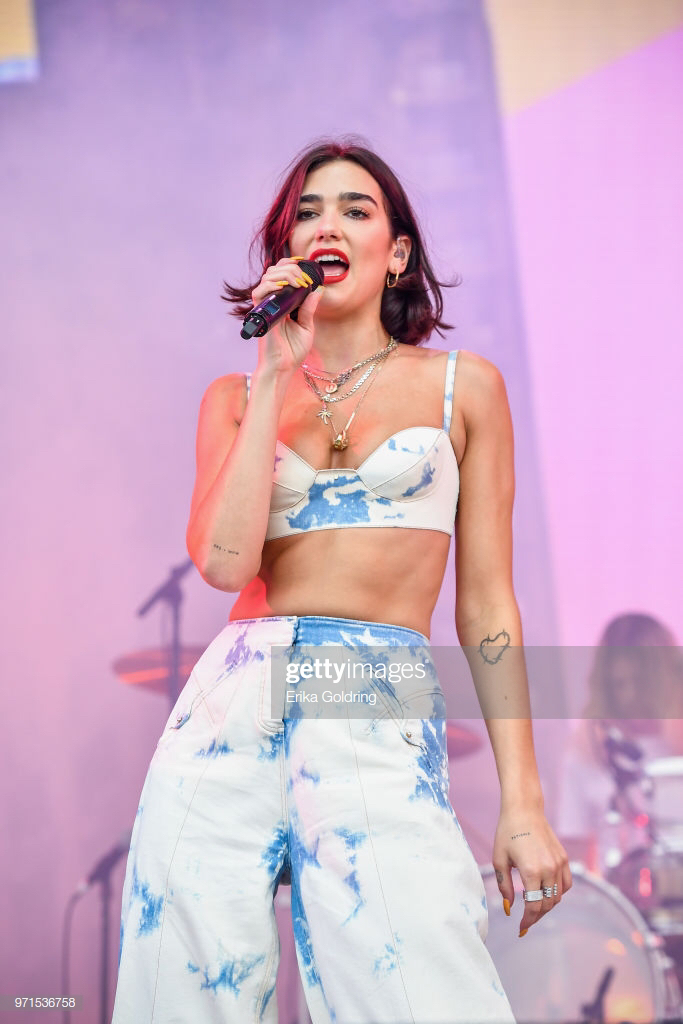 Dua Lipa Abs