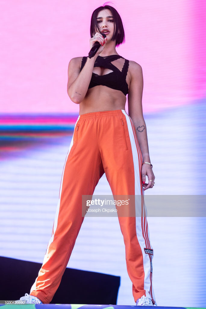 Dua Lipa Abs