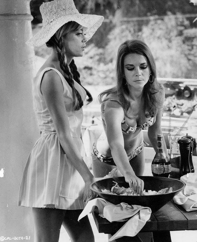 Dyan Cannon Andamp Natalie Wood In Bob Andamp Carol Amp Ted Amp Alice 1969 NSF
