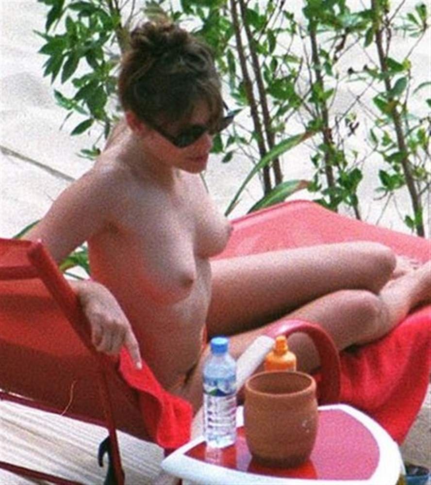 Elizabeth Hurley NSFW