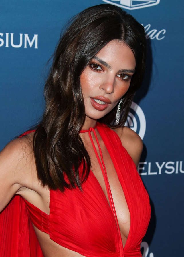 Emily Ratajkowski NSFW