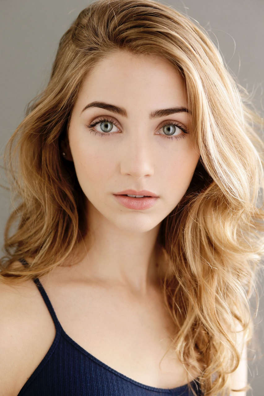 Emily Rudd The Most Stunning Eyes Ever Nud