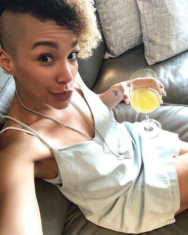 Emmy Raver Lampman NSFW