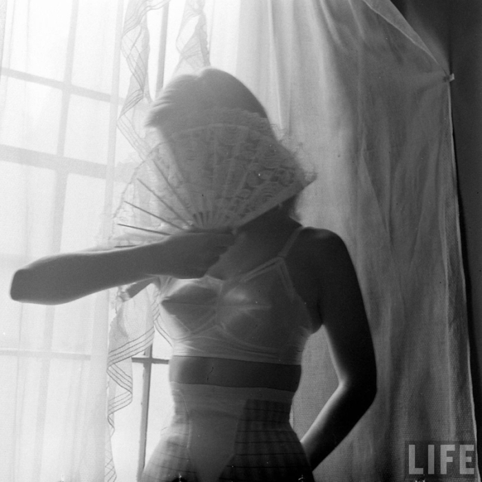 Female Mannequin Photographed By Nina Leen For Life Magazine 1942 NSF