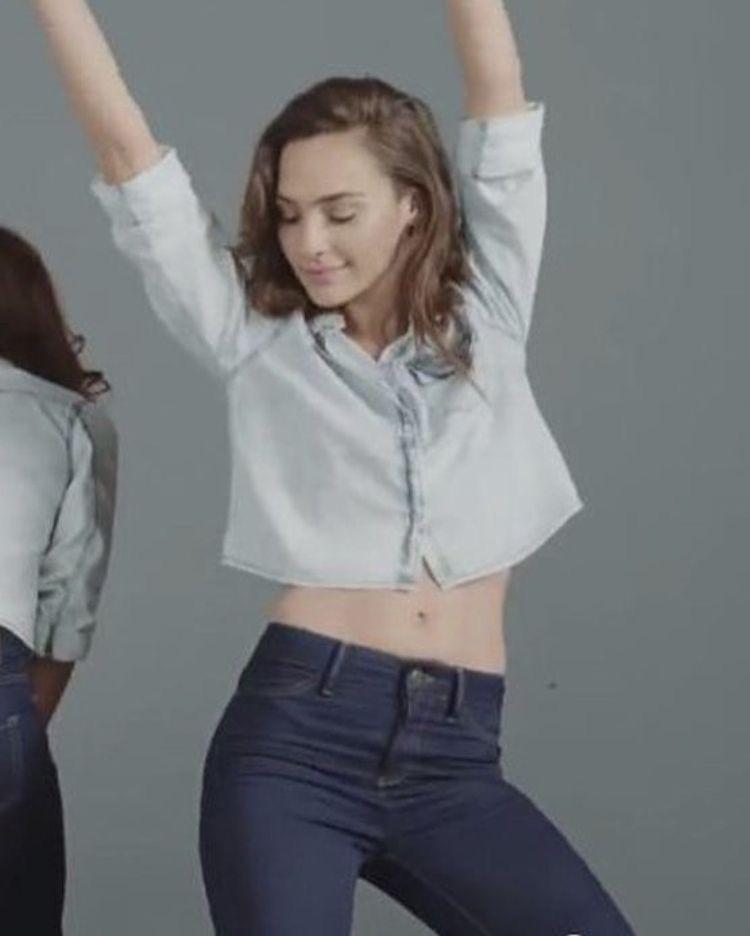 Gal Gadot Abs