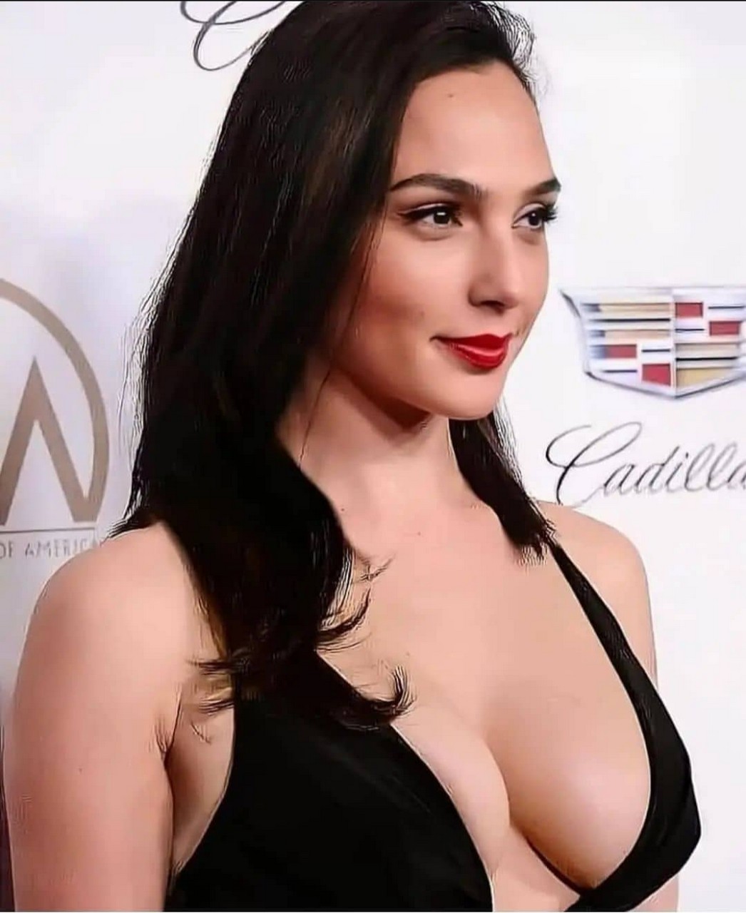 Gal Gadot Her Tits Look Great In This Dress NSFW