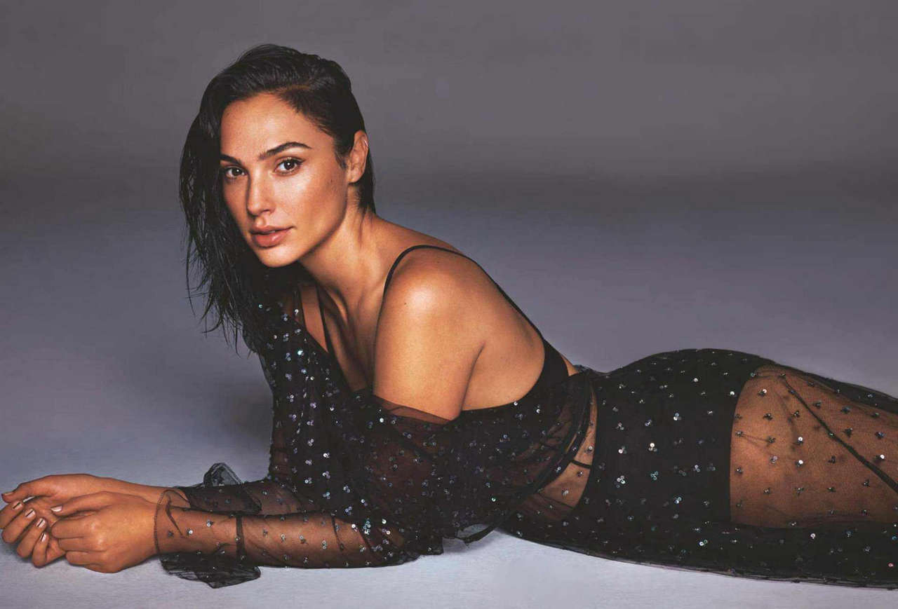 Gal Gadot Not Really NSFW But She Look Super Seductive In This Photo NSFW