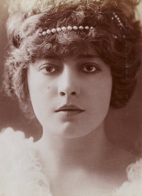 Genevieve Ginette Lantelme French Icon Of The Belle Epoque C 1902 NSF